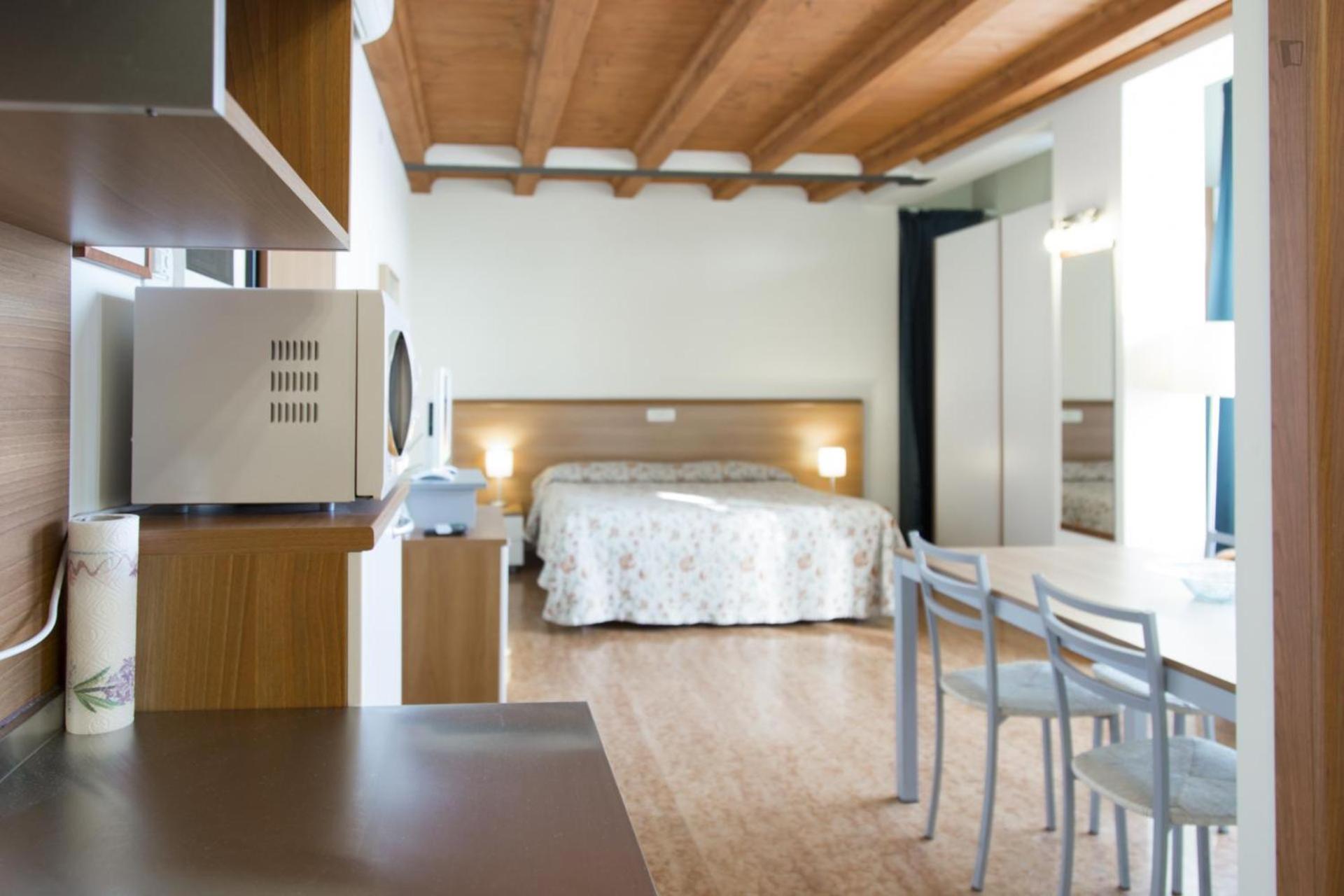 Residenza Carracci Aparthotel Bologna Bagian luar foto