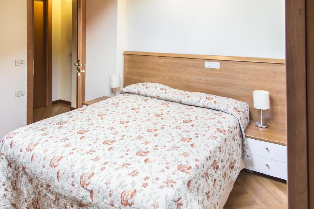 Residenza Carracci Aparthotel Bologna Bagian luar foto