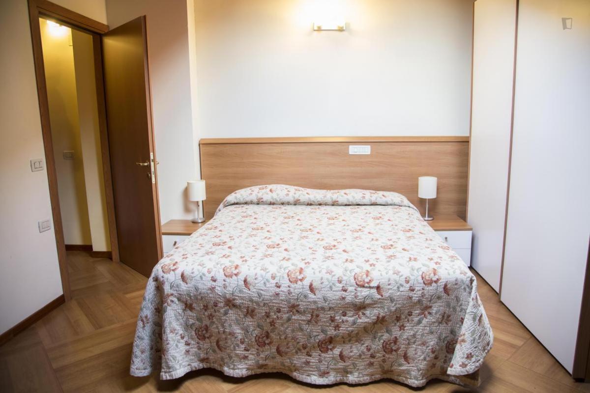 Residenza Carracci Aparthotel Bologna Bagian luar foto